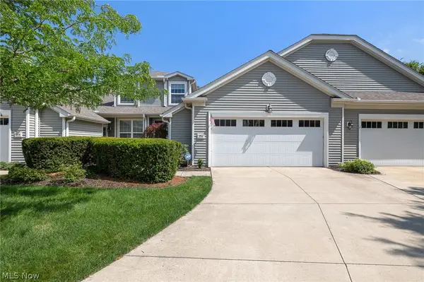 556 Hyannis Port Circle, Avon Lake, OH 44012