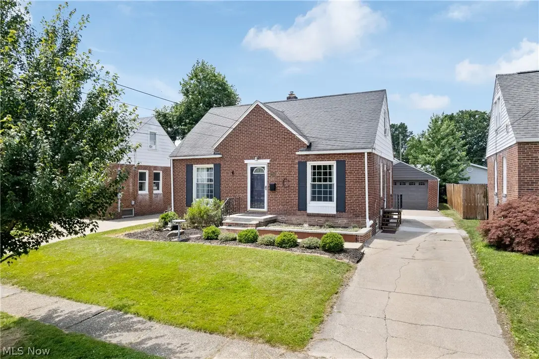 2542 9th Street, Cuyahoga Falls, OH 44221 - #1