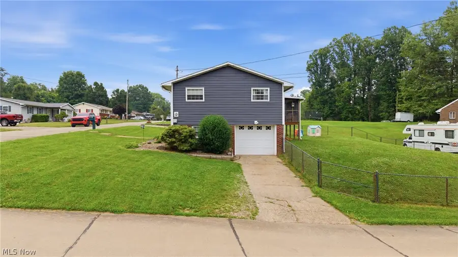 14 Maple Drive, Williamstown, WV 26187 - #3