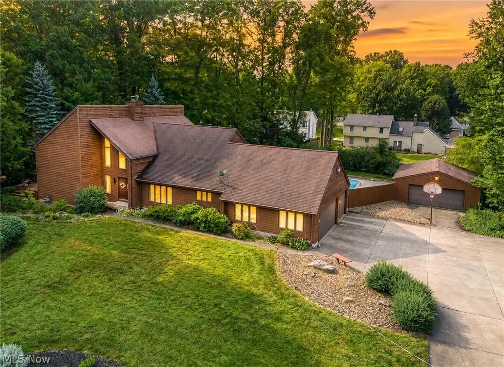 1190 Trails Edge Drive, Hubbard, OH 44425 - #1