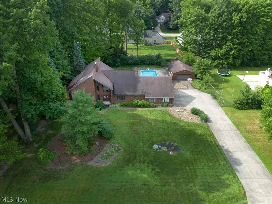 1190 Trails Edge Drive, Hubbard, OH 44425 - #2