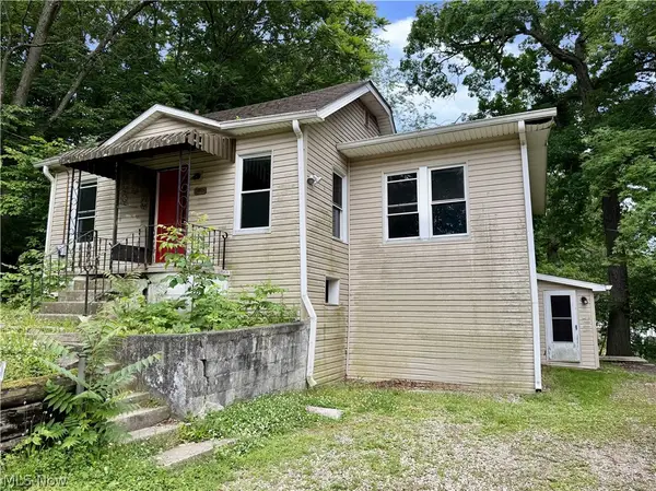 2618 Adams Street, Lakemore, OH 44250
