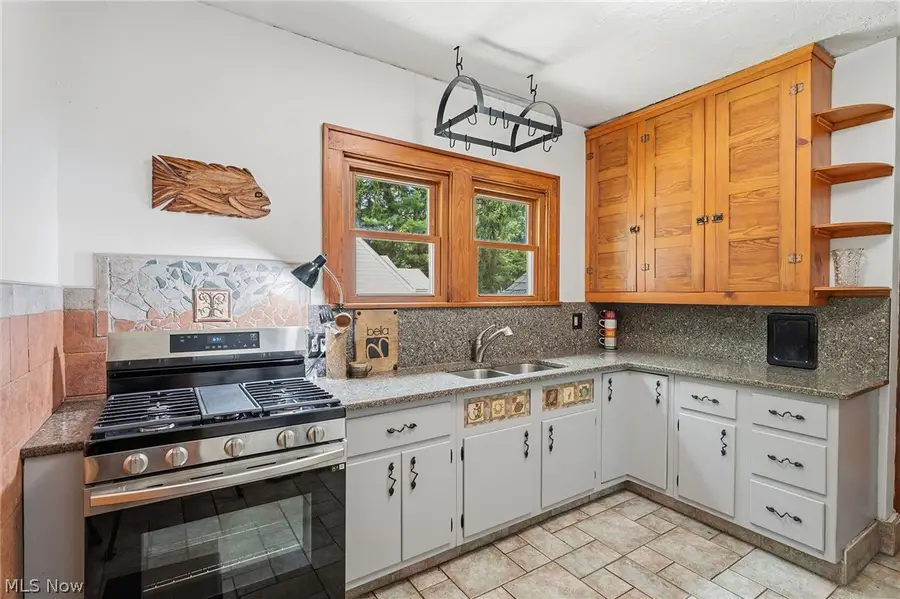 1506 Parkgate Avenue, Akron, OH 44313 - #2