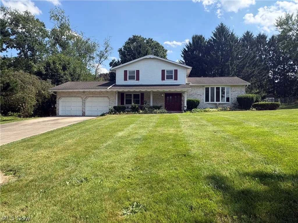3066 Lake Center Nw Street, Uniontown, OH 44685 - #1