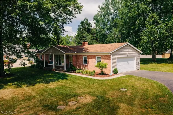 8666 Morning View Nw Avenue, Clinton, OH 44216