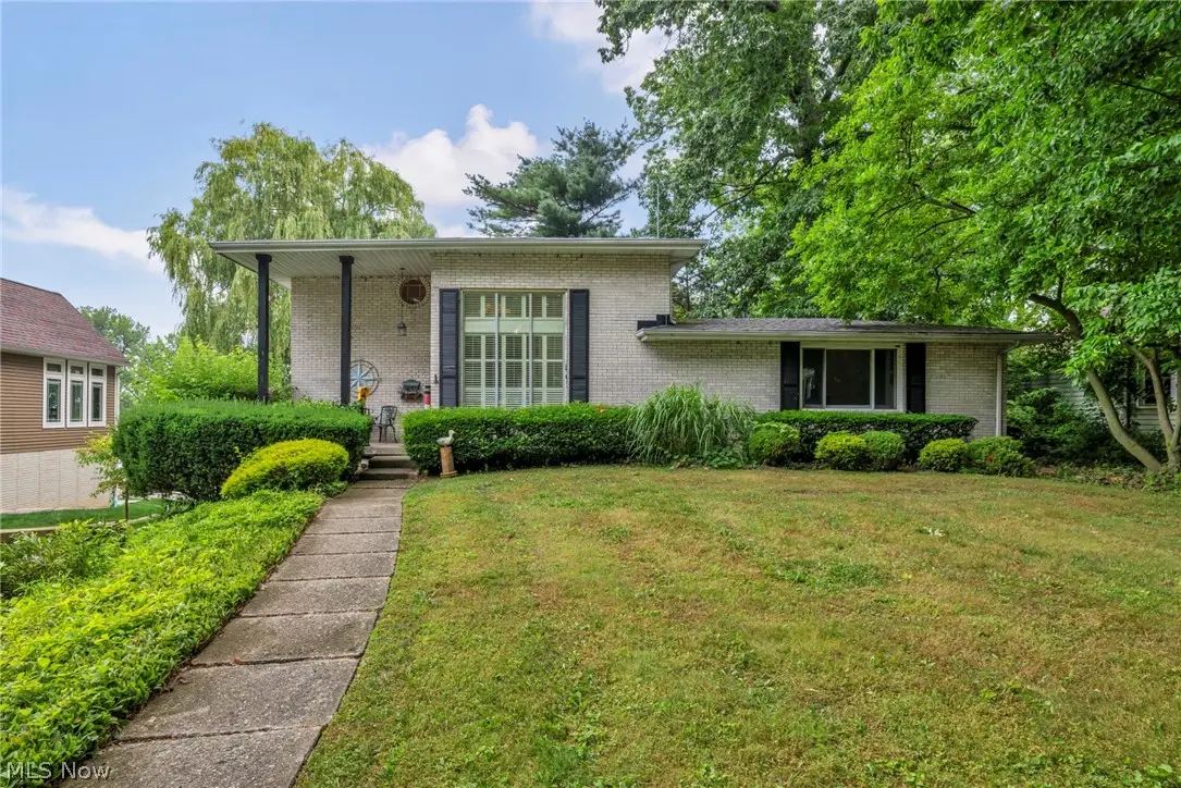 8247 Lake Shore Boulevard, Mentor, OH 44060 - #1