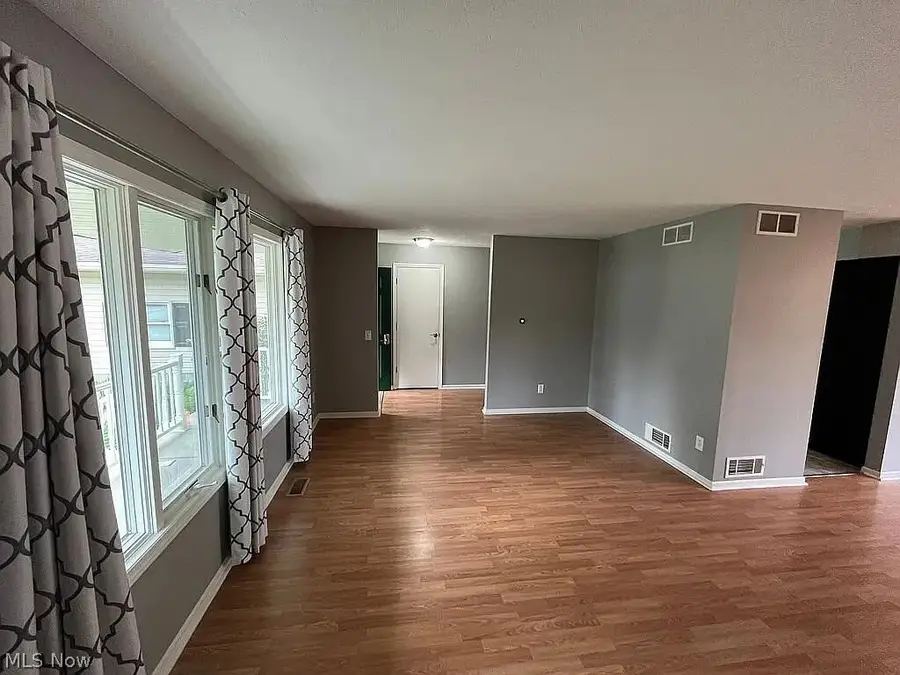 1077 Sutherland Avenue, Akron, OH 44314 - #3