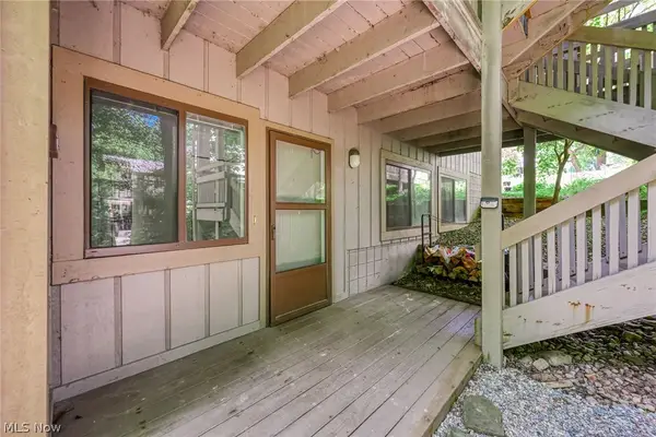 654 Meredith Lane, Cuyahoga Falls, OH 44223