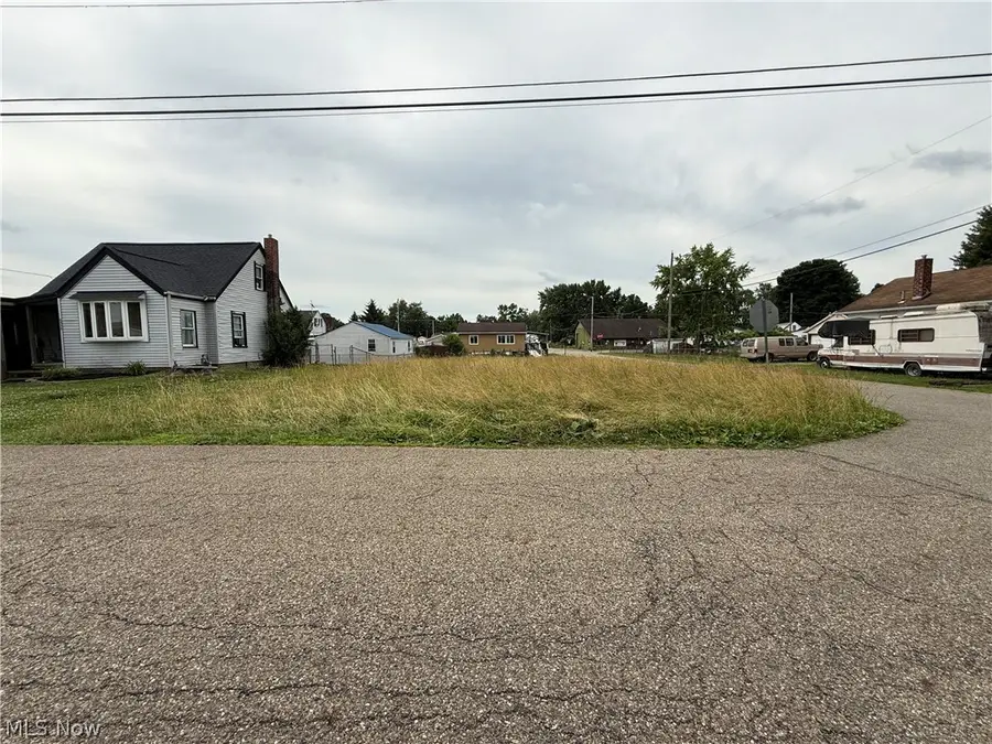 2616 Taft Ne Avenue, Canton, OH 44705 - #3
