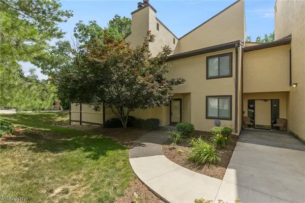 1028 Hampton Ridge Drive, Akron, OH 44313