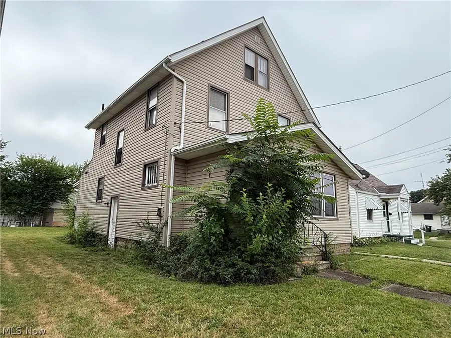 1130 Greenfield Sw Avenue, Canton, OH 44706 - #2