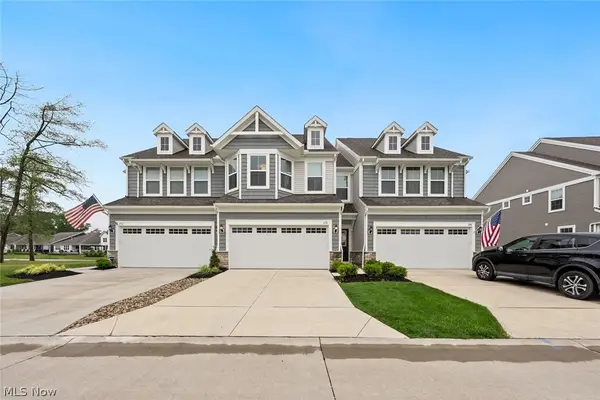 690 Harbour Town Court, Avon Lake, OH 44012