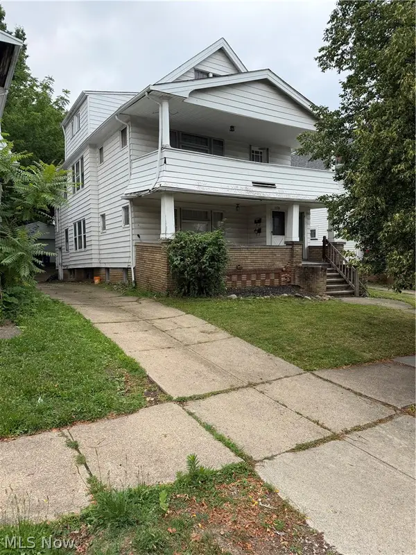 1594 Victoria Avenue, Lakewood, OH 44107