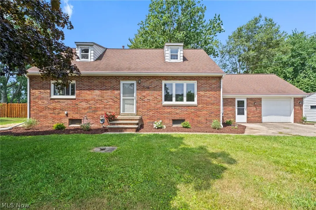 7018 Manor Drive, Elyria, OH 44035 - #1