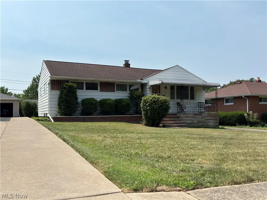 536 Westview Road, Bedford, OH 44146 - #3