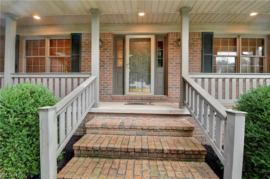 207 Sarah Ne Circle, Navarre, OH 44662 - #3