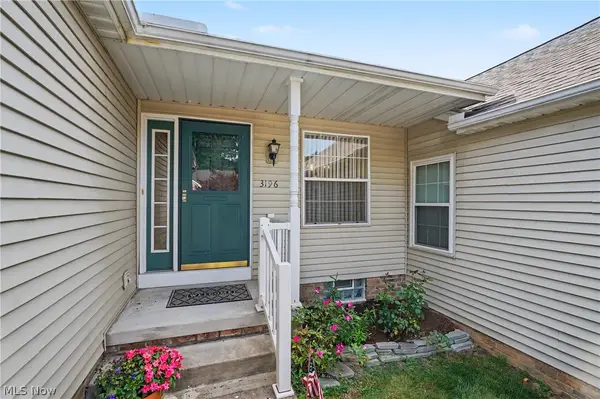 3196 Mariners Island Nw Drive, Canton, OH 44708