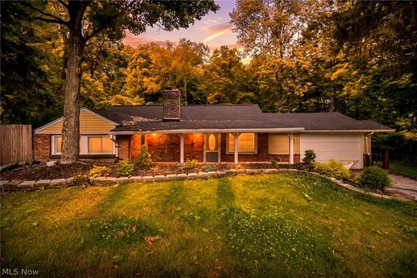 7218 Grove Avenue, Oakwood Village, OH 44146