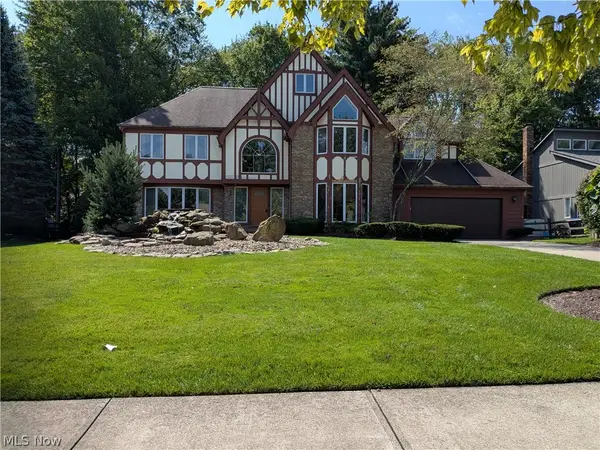 32760 Shadowbrook Drive, Solon, OH 44139