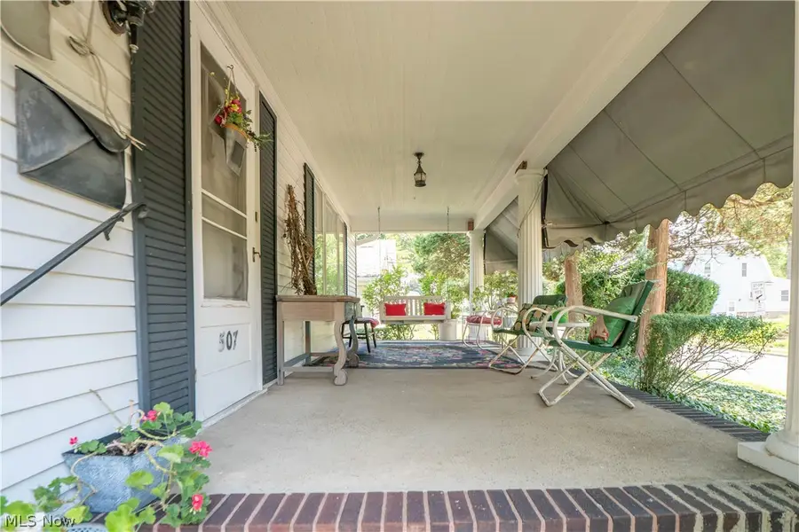 507 W Maple Street, North Canton, OH 44720 - #3