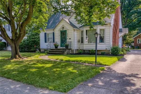 272 S Hawkins Avenue, Akron, OH 44313