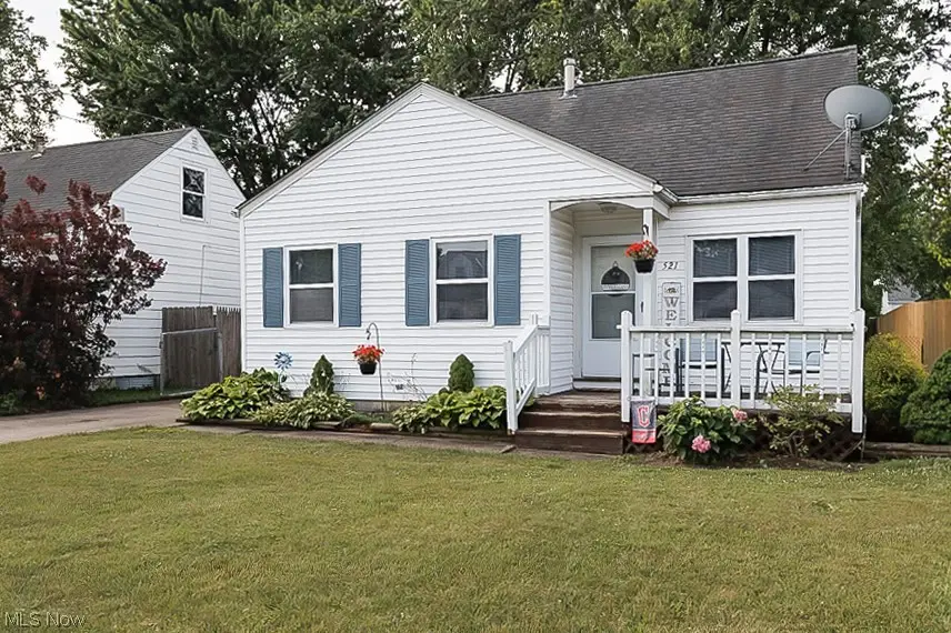 521 Cambridge Avenue, Elyria, OH 44035 - #1