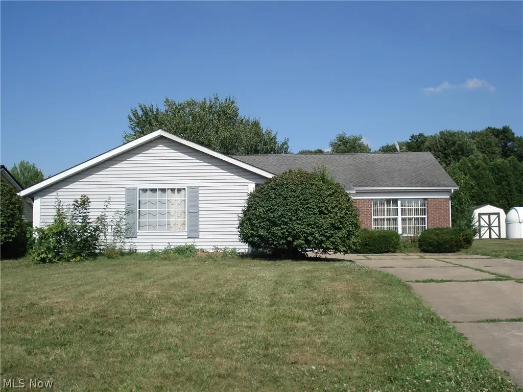 262 W Parkway Drive, Madison, OH 44057 - #1