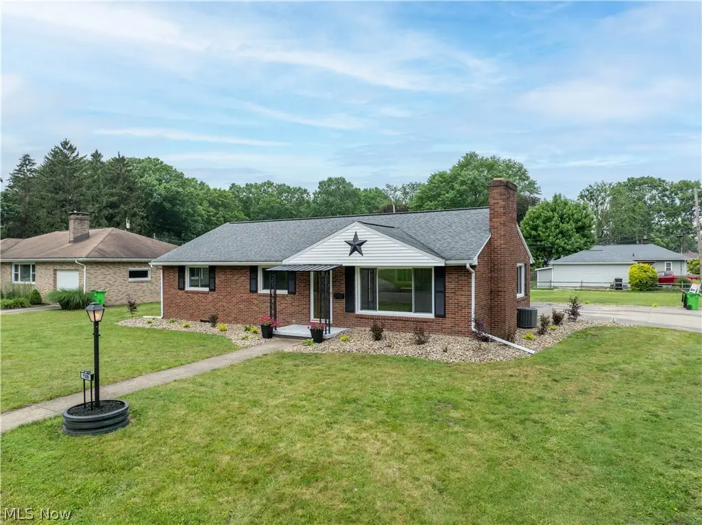 120 S Mckinley Avenue, Dover, OH 44622 - #1