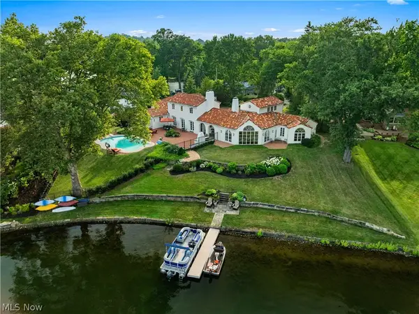 5252 Peninsula Nw Drive, Canton, OH 44718