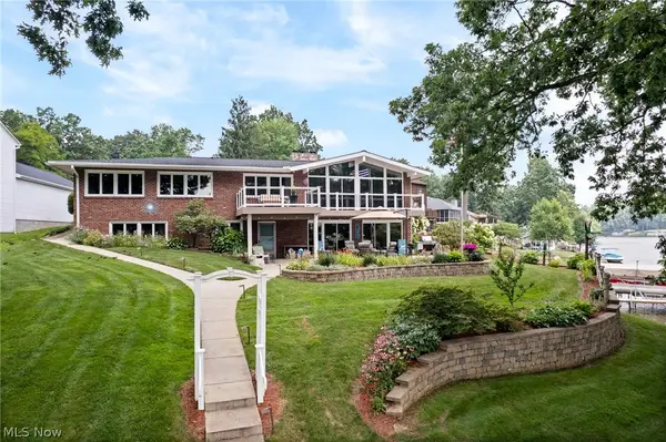114 Lake Front Drive, Green, OH 44319