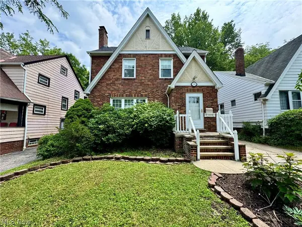1163 Oxford Road, Cleveland Heights, OH 44121
