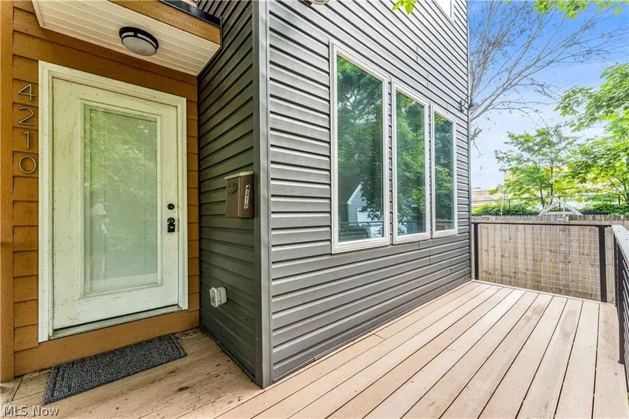 4210 Peach Court, Cleveland, OH 44113 - #3