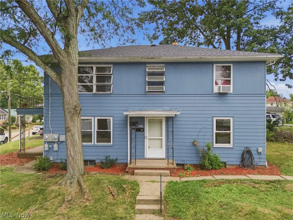 1319 18th Nw Street, Canton, OH 44703 - #1