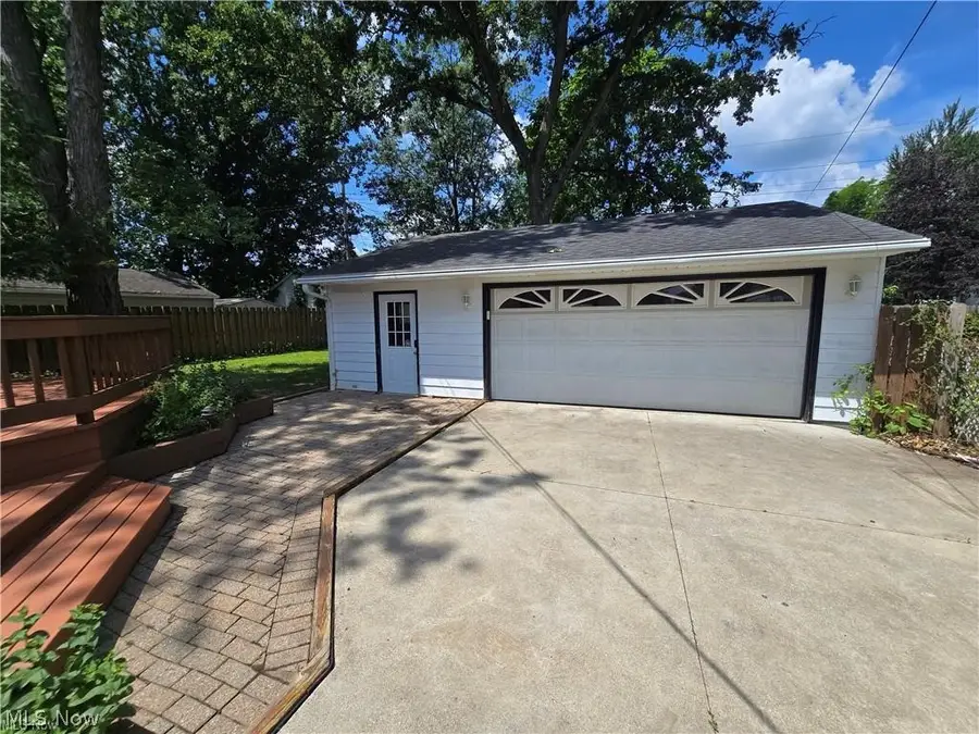 976 N Pasadena Avenue, Elyria, OH 44035 - #3