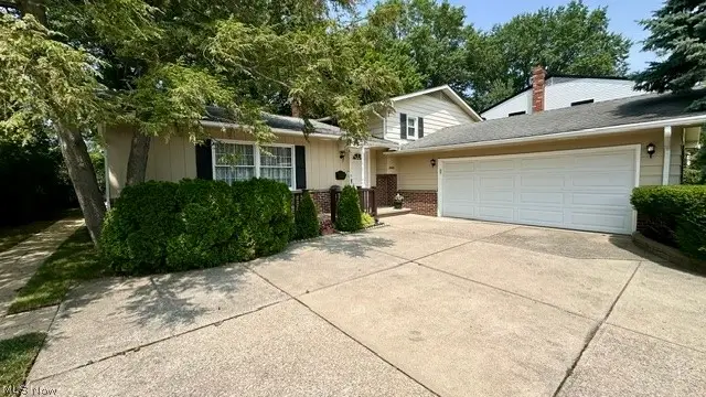 26888 Sweetbriar Drive, North Olmsted, OH 44070 - #2