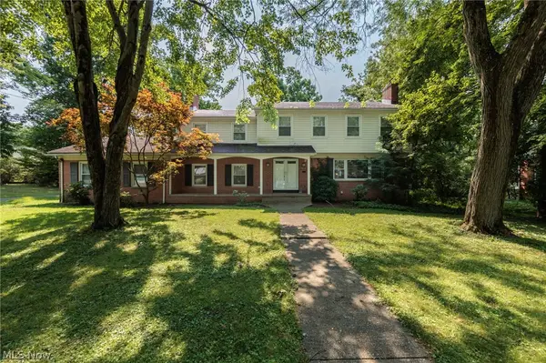 1160 Lisa Ann Drive, Akron, OH 44313