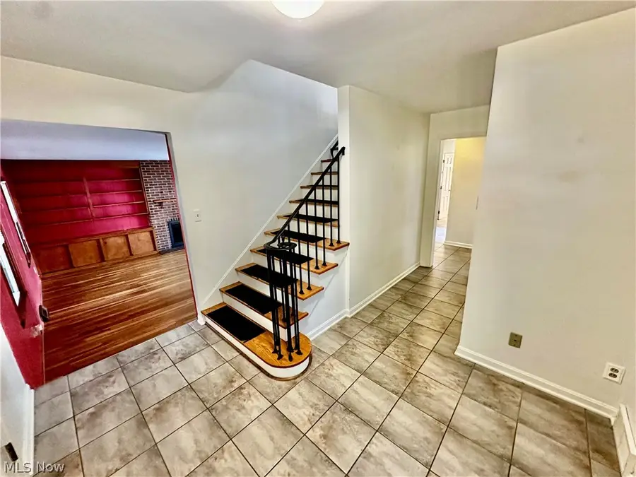 1160 Lisa Ann Drive, Akron, OH 44313 - #3