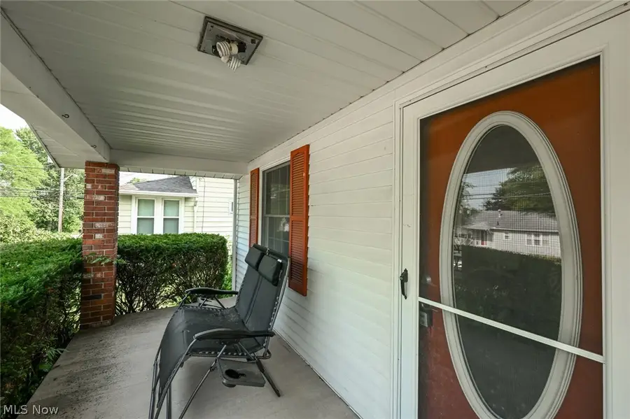 553 Princeton Avenue, Barberton, OH 44203 - #3