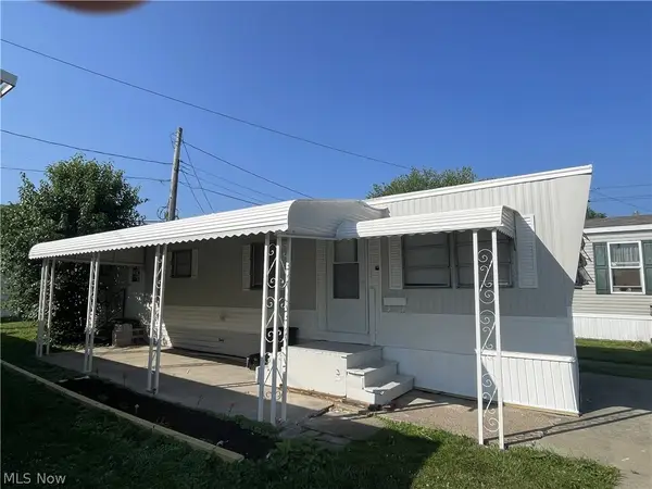 8317 Russell Lane, Cleveland, OH 44144