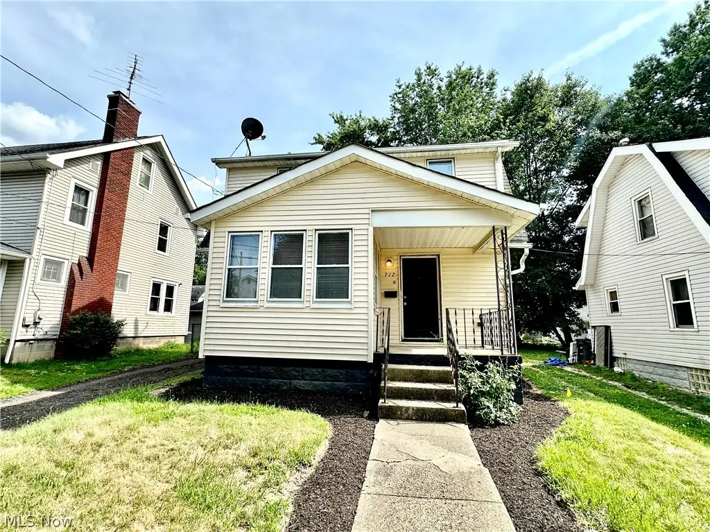712 Lovers Lane, Akron, OH 44306 - #1