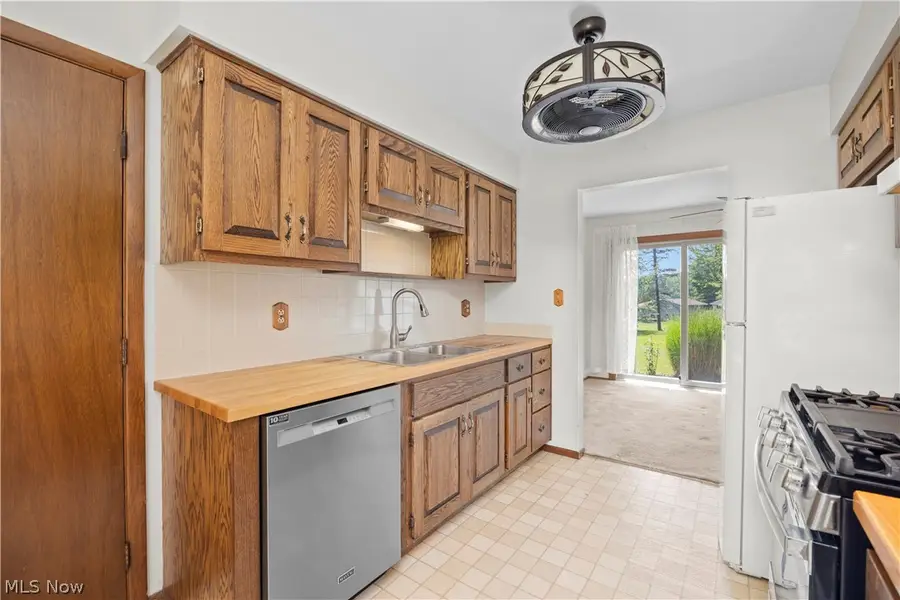 1486 David Drive, Hinckley, OH 44233 - #2