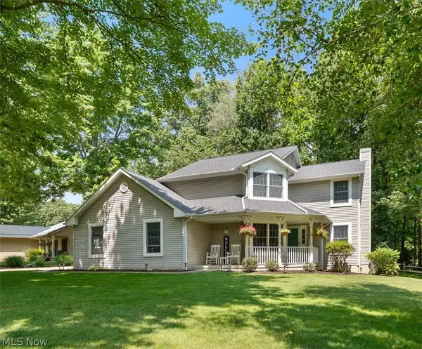 27 Latonka Trail, Malvern, OH 44644
