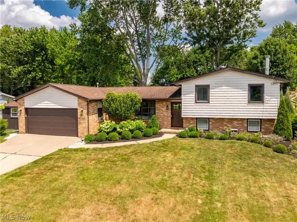 7328 Lake O Springs Nw Avenue, North Canton, OH 44720