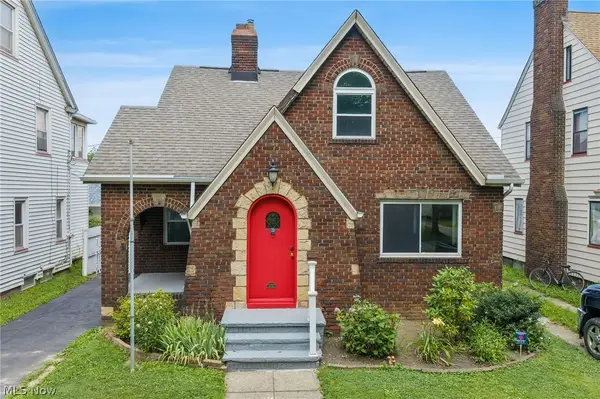 3755 Washington Park Boulevard, Newburgh Heights, OH 44105