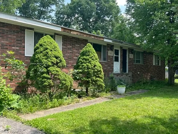 1967 - 1973 Uniondale Drive, Stow, OH 44224