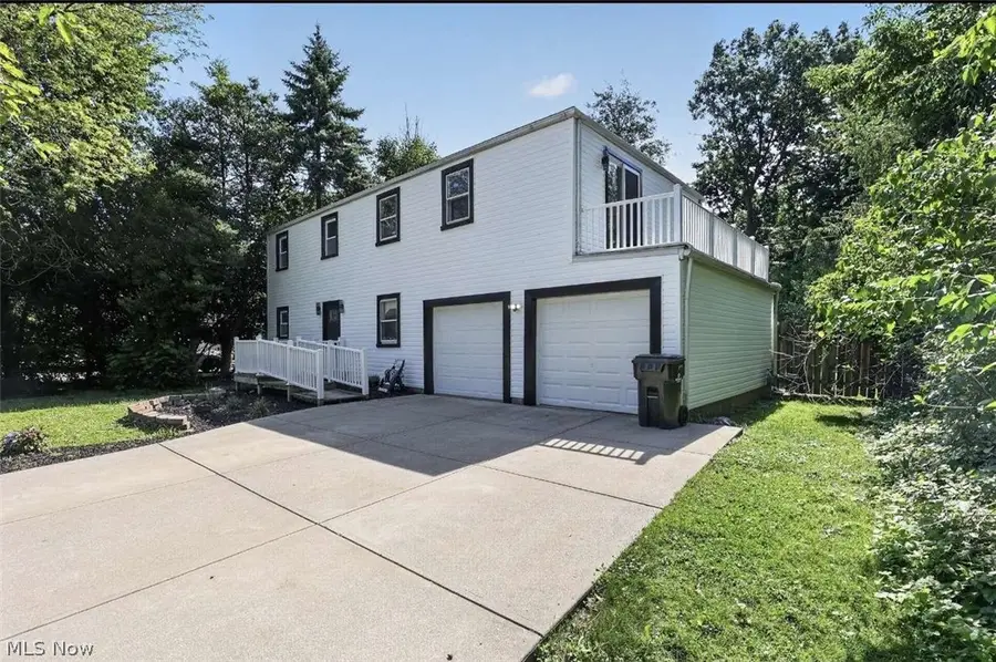 4 Owaissa Drive, Eastlake, OH 44095 - #2