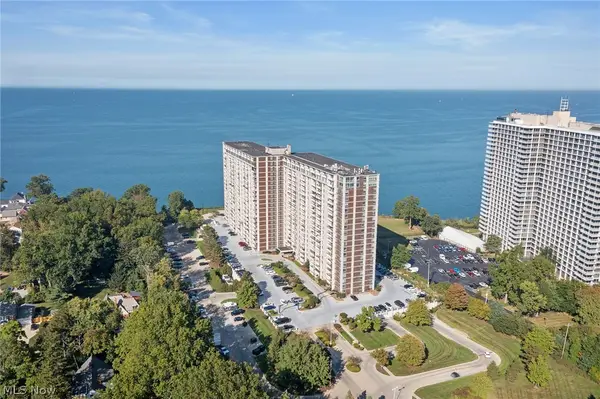 12900 Lake Avenue #811, Lakewood, OH 44107
