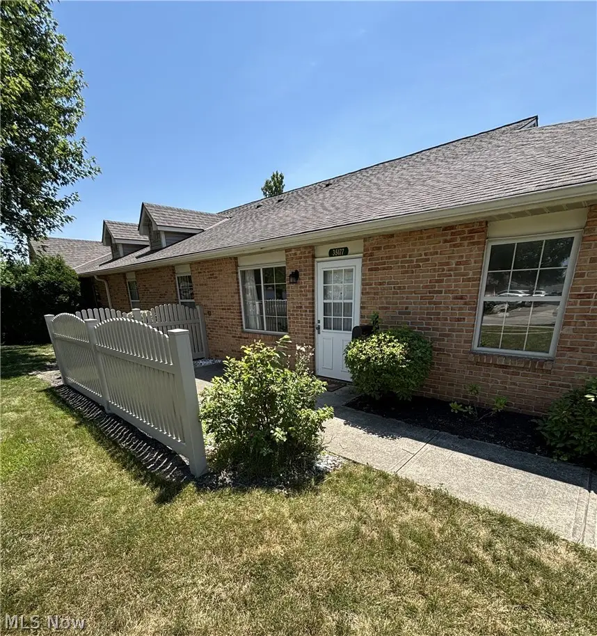 35177 Greenwich Avenue, North Ridgeville, OH 44039 - #2