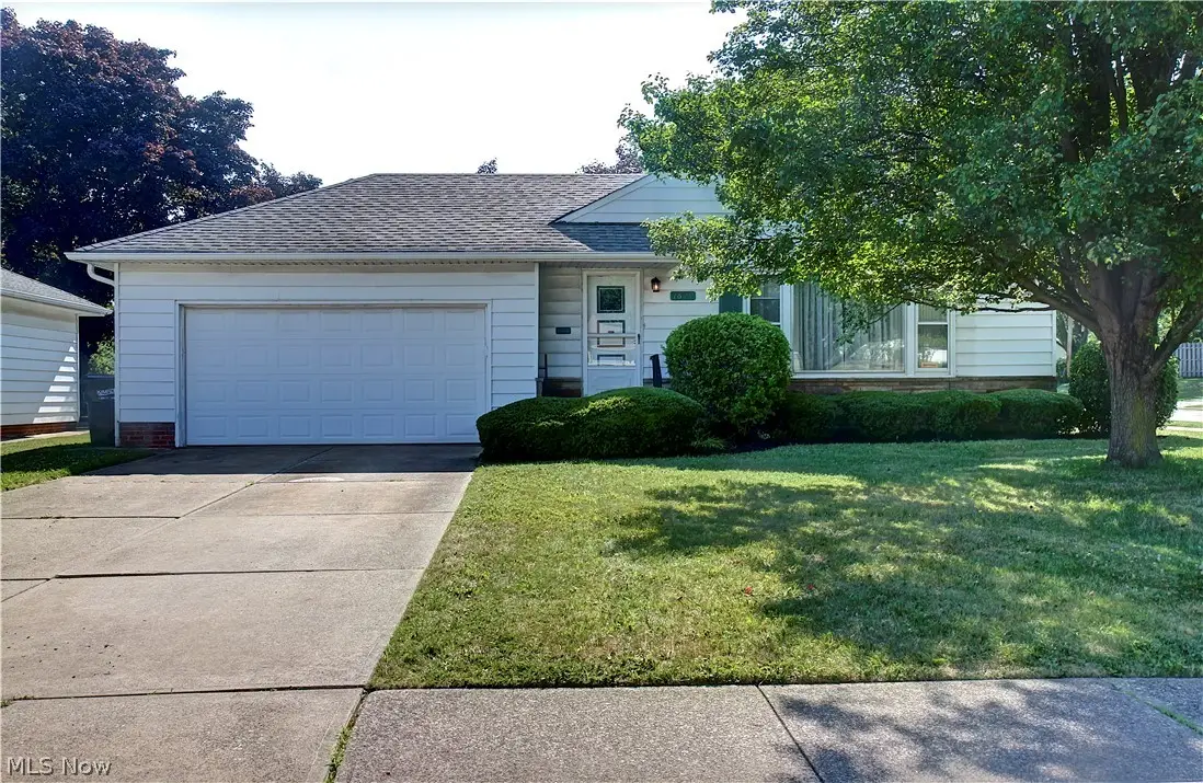 1679 Chelmsford Road, Mayfield Heights, OH 44124 - #1