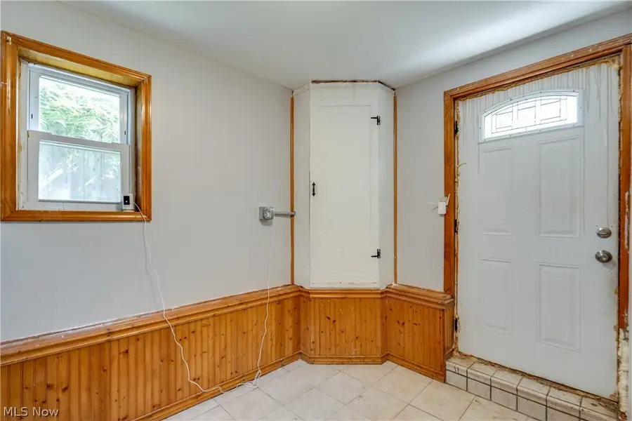 2718 Northland Street, Cuyahoga Falls, OH 44221 - #3
